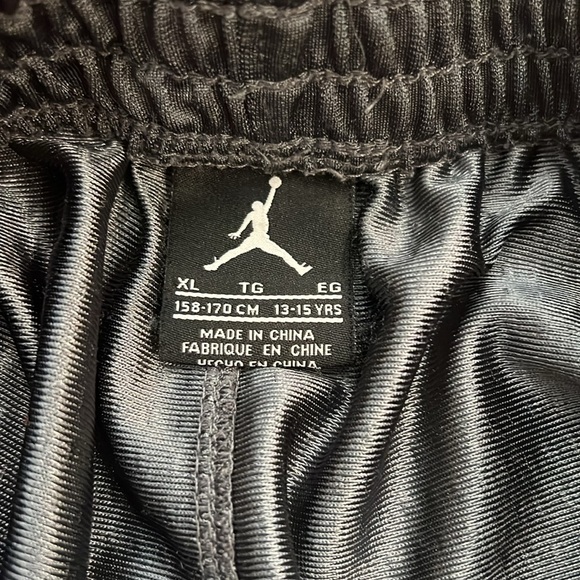 Jordan Size XL Kids Shorts - Picture 5 of 12